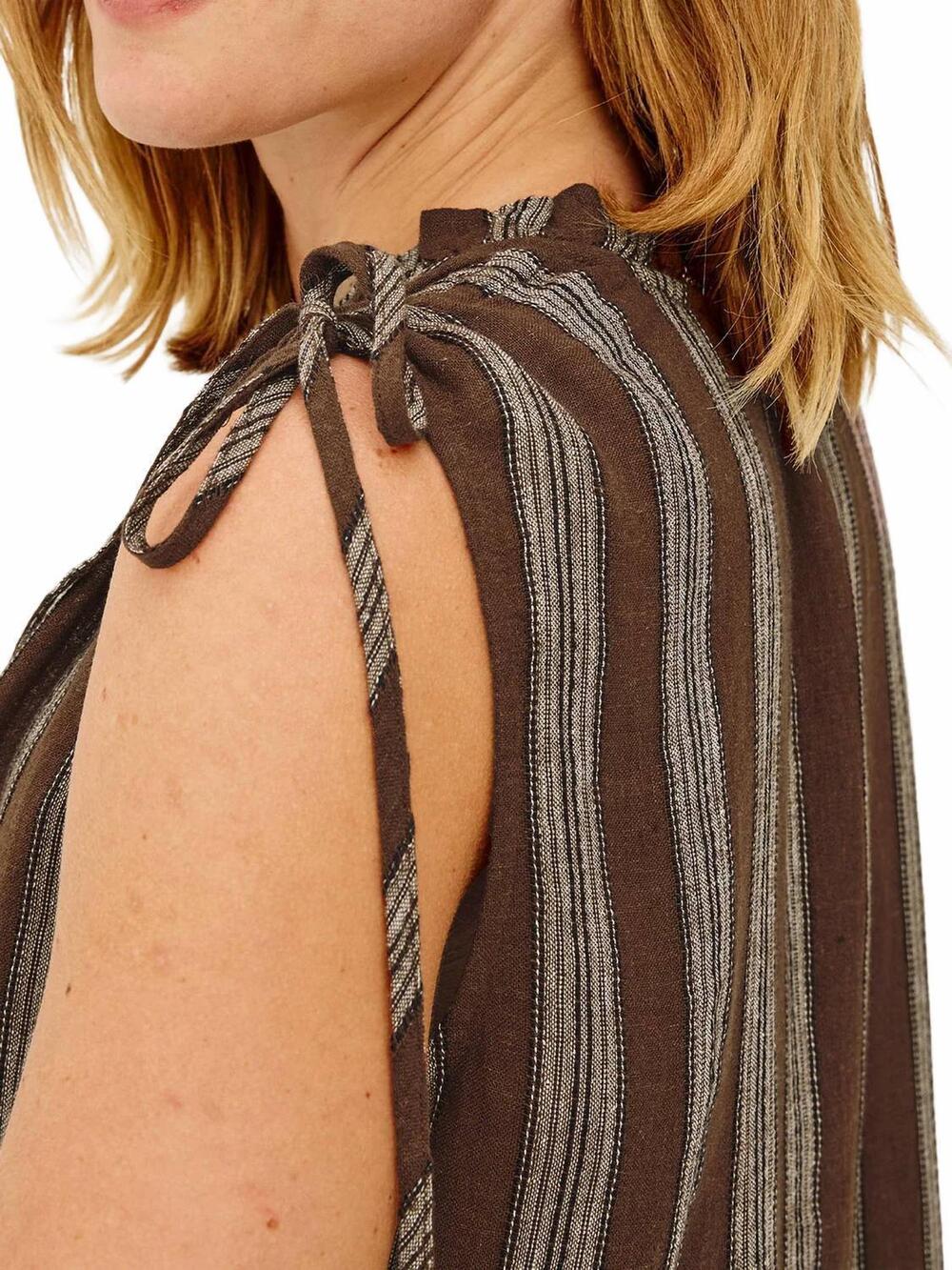 NEW RAILS sosa v-neck top in oak stripe - Picture 5 of 6